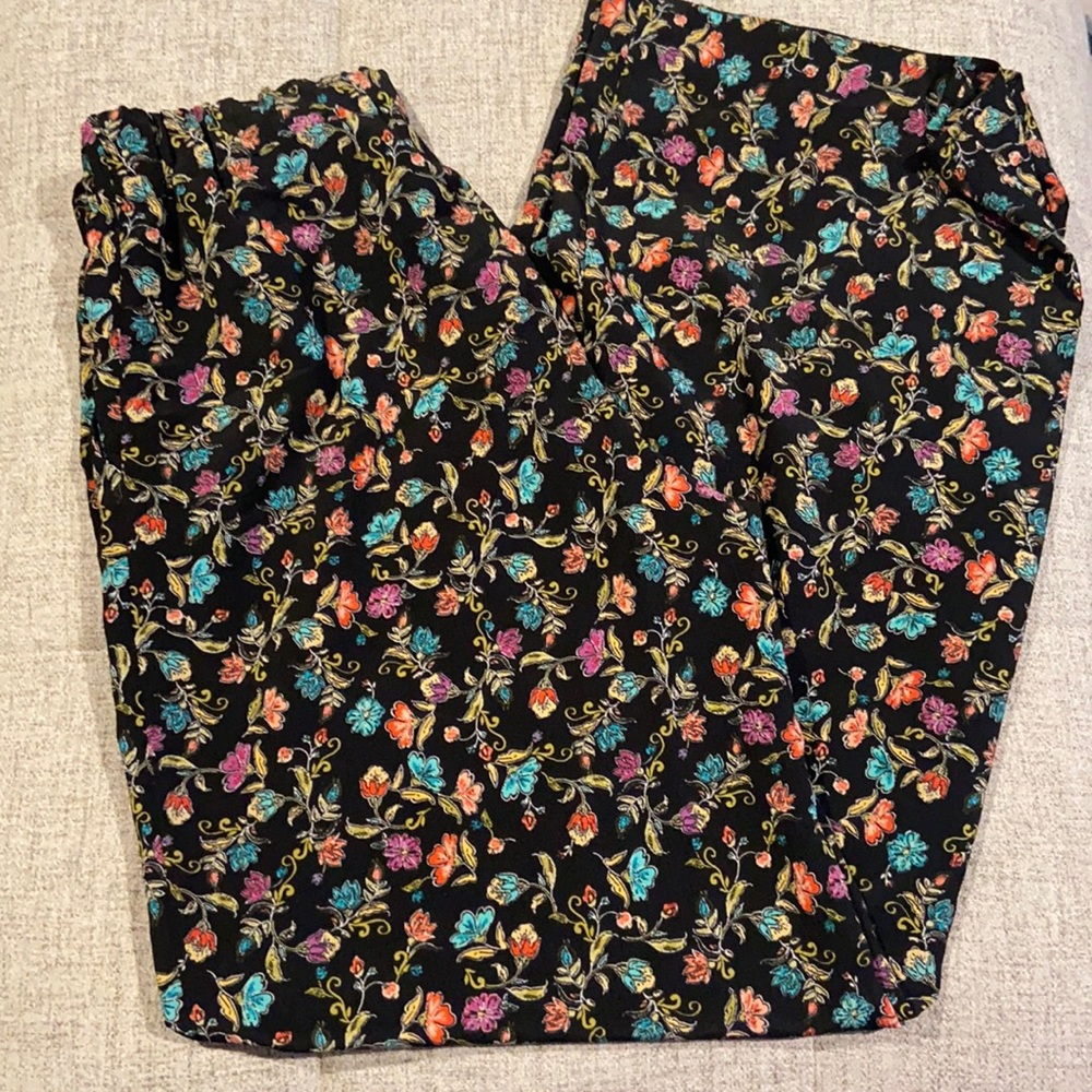 Xhillaration floral pants with pockets & wide leg.